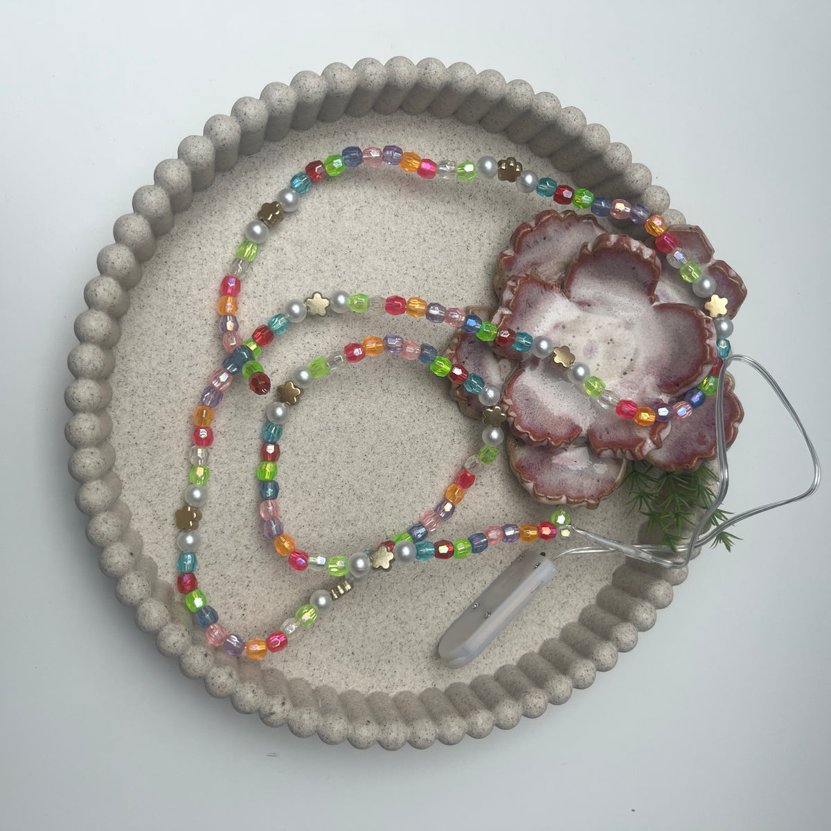 Handgemachte Perlenkette mit LED-Lichterkette