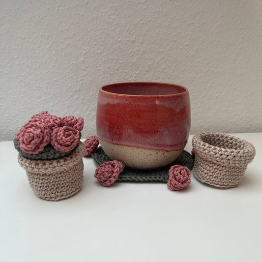 Häkel-Untersetzer – Rosen & Körbe