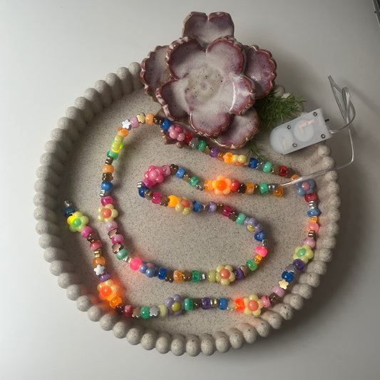 Handgemachte Perlenkette mit LED-Lichterkette