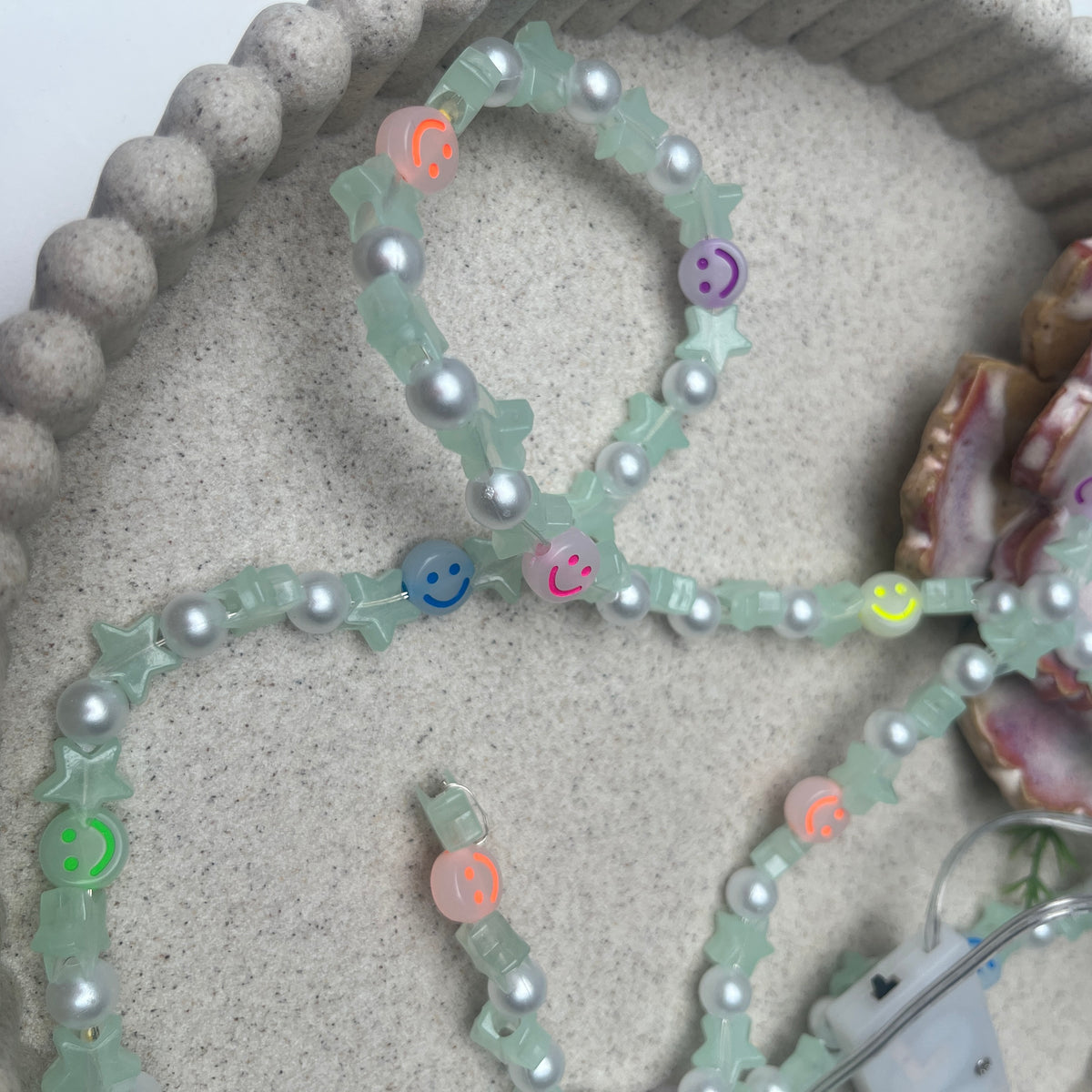 Handgemachte Perlenkette mit LED-Lichterkette