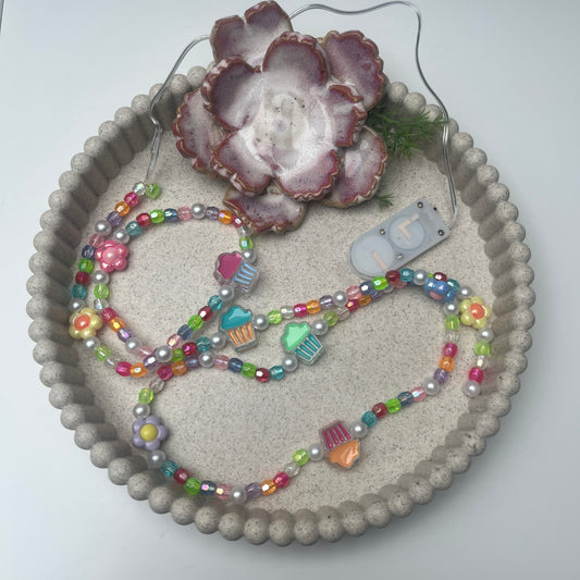 Handgemachte Perlenkette mit LED-Lichterkette